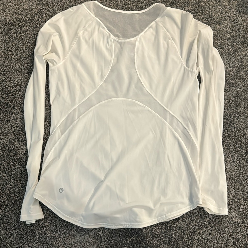 White Lululemon running shirt